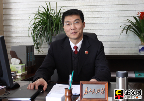 ����ɽ:�z���