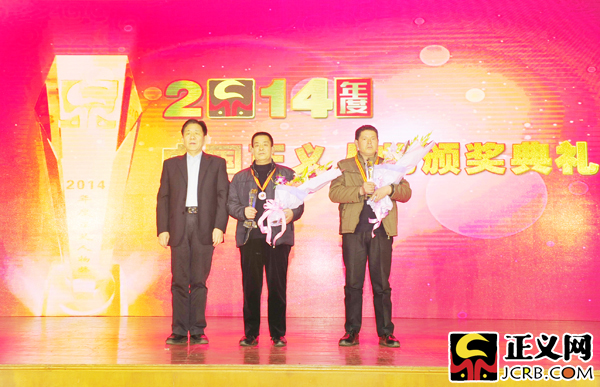 Է�������R���c�C�����e��Ӱ