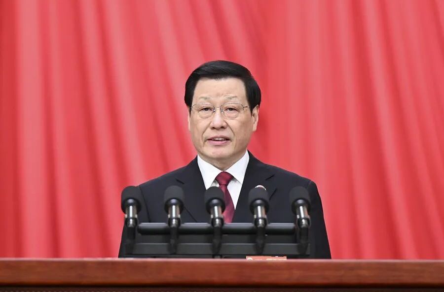 最高人民檢察院檢察長應(yīng)勇作最高人民檢察院工作報(bào)告