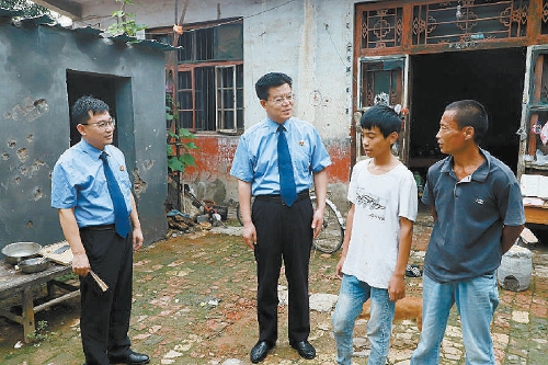 守護貧困學(xué)生的“上學(xué)夢”